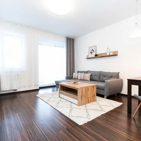 Alure Residences 3 & 24h Self Check-in, Parking In The Garage In The Building Included, New Building, Terrace, Location With A Forest Park With A Lake, Children's Playground * באנסקה ביסטריצה