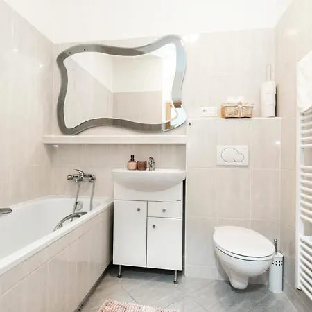 Alure Residences 3 & 24h Self Check-in, Parking In The Garage In The Building Included, New Building, Terrace, Location With A Forest Park With A Lake, Children's Playground *