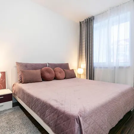 דירה Alure Residences 3 & 24h Self Check-in, Parking In The Garage In The Building Included, New Building, Terrace, Location With A Forest Park With A Lake, Children's Playground *