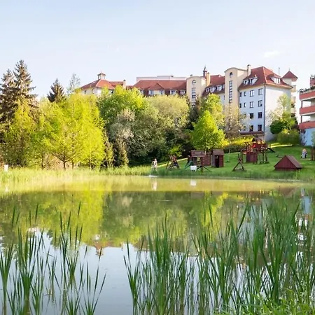 Alure Residences 3 & 24h Self Check-in, Parking In The Garage In The Building Included, New Building, Terrace, Location With A Forest Park With A Lake, Children's Playground *